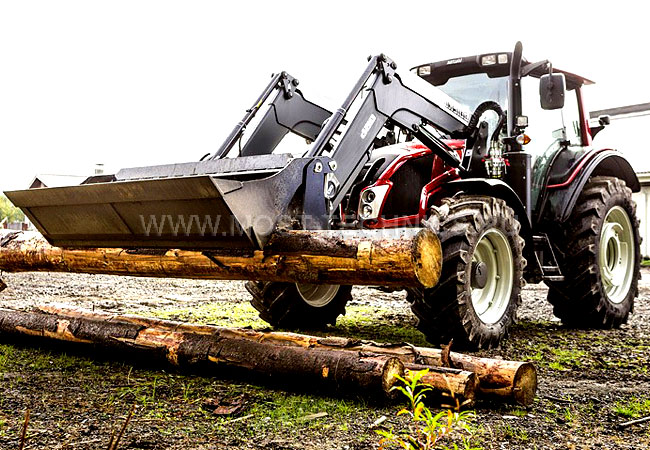 Quicke. Q56_Мульти-ковш_4 в 1_13_Valtra N123_web.jpg